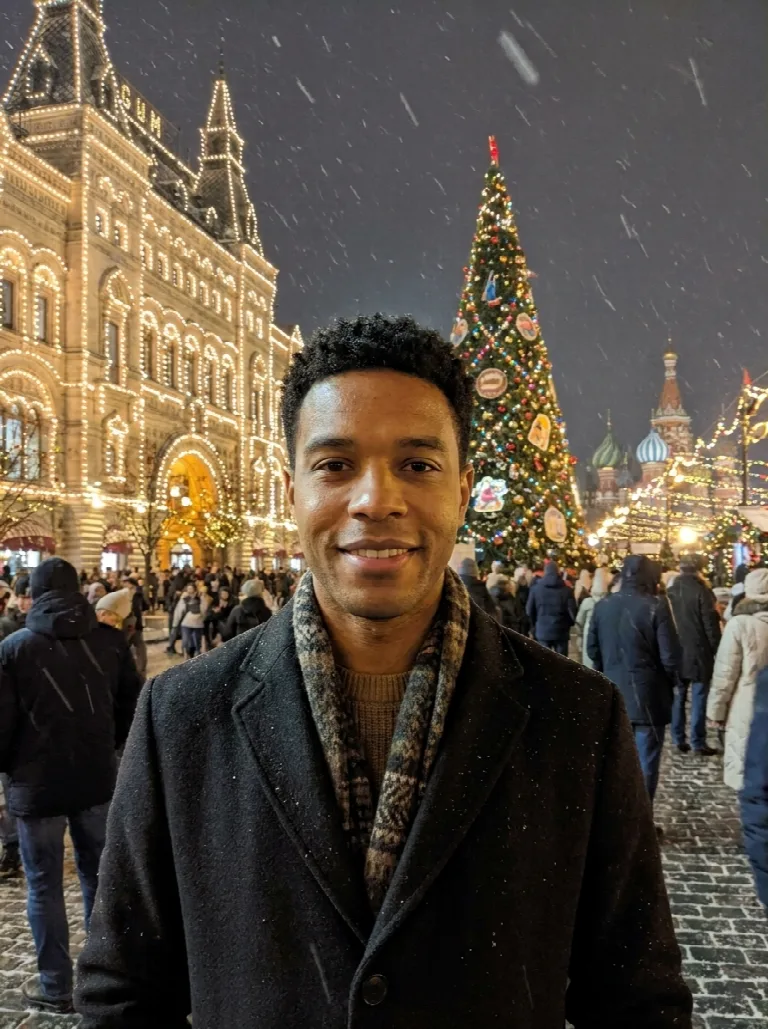 Новогодняя Москва — нейрофотосессия по своему фото